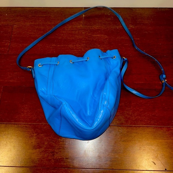 guc j crew Blue Leather drawstring Shoulder Bag - Picture 1 of 8